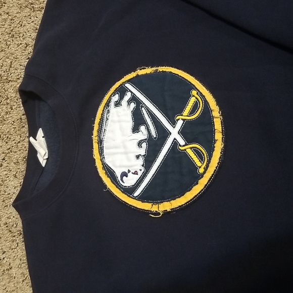 Buffalo Sabres Sweatshirt. Large. Good Condition. - Picture 2 of 2